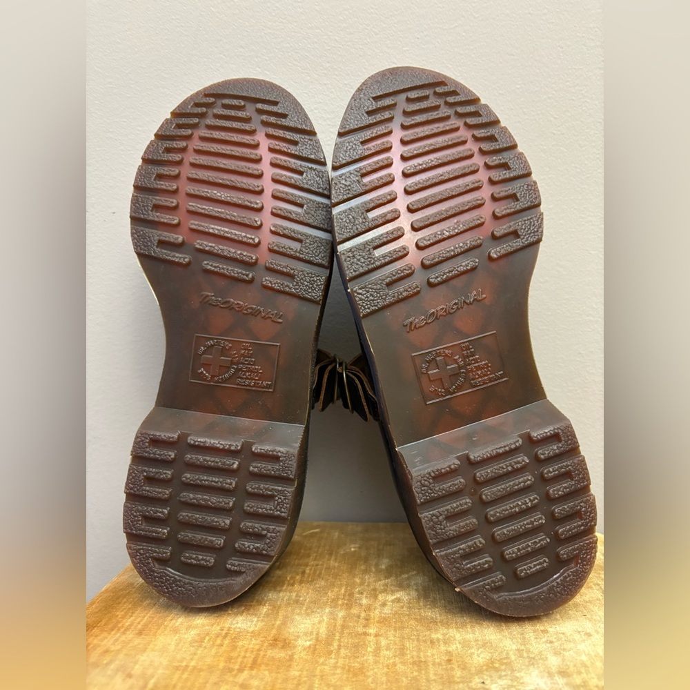 Women’s Dr Martens Mary Jane shoes - Picture 4 of 5